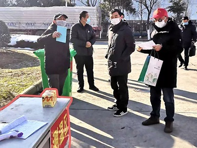 六安開發(fā)區(qū)招商局、組織人事部、安監(jiān)局和應(yīng)急管理局一起參與企業(yè)復(fù)工復(fù)產(chǎn)防疫情況驗(yàn)收