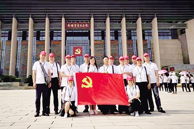 2019年7月4日，公司組織黨員和工作者前往浙江嘉興南湖中共一大舊址參觀（一）
